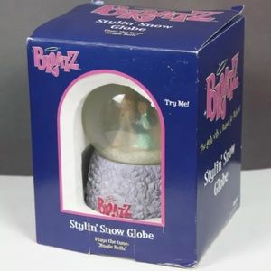 💖 2000's Retro Y2K Bratz Stylin' Winter Snow Globe